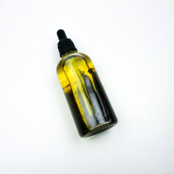 body_oil_botanicals_side