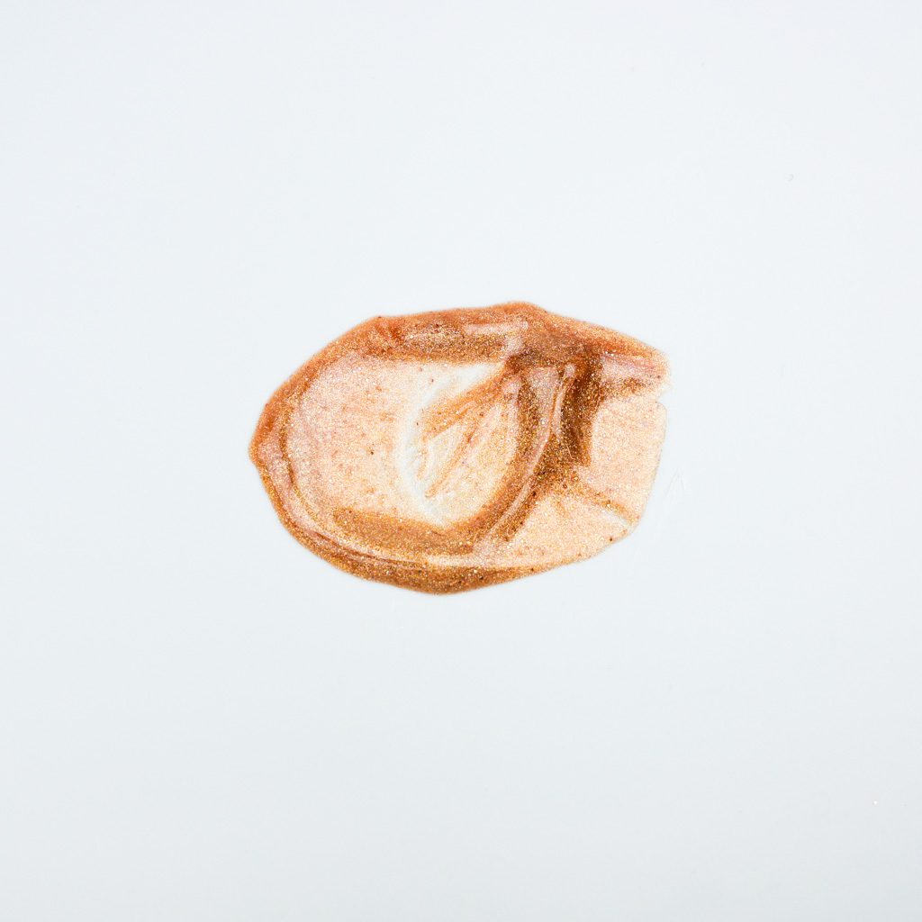 body_oils_shimmer_smear